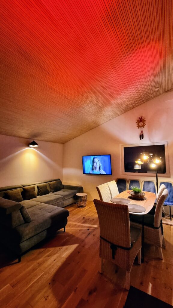 Ambilight rot Wohnzimmer