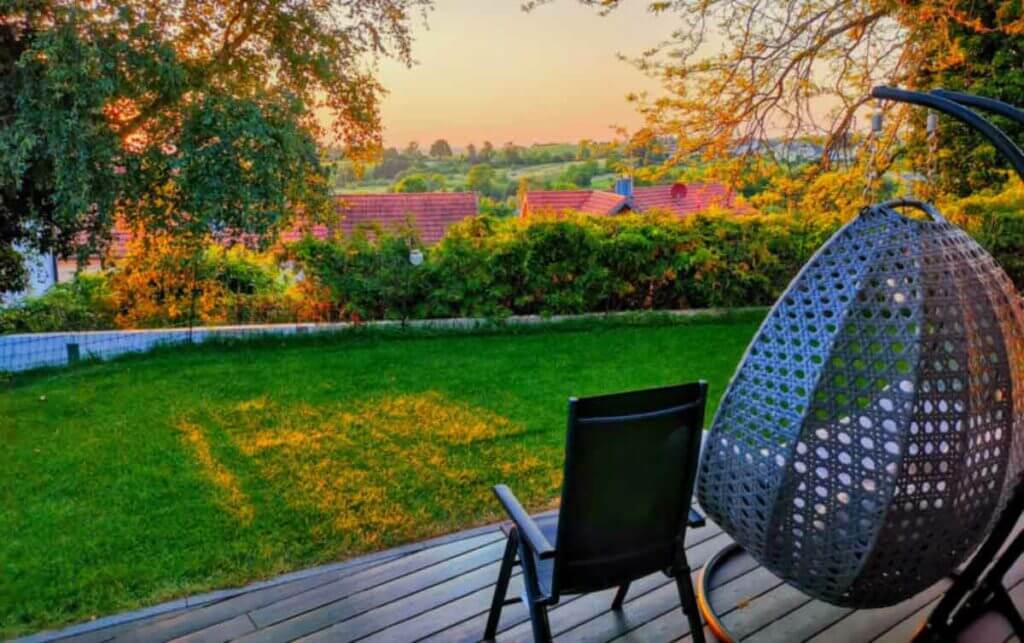 Sonnenuntergang Garten Blick in den Sonnenuntergang - Ferienhaus mit Bergbahn Ferienwohnung Baden-Baden Schwarzwald